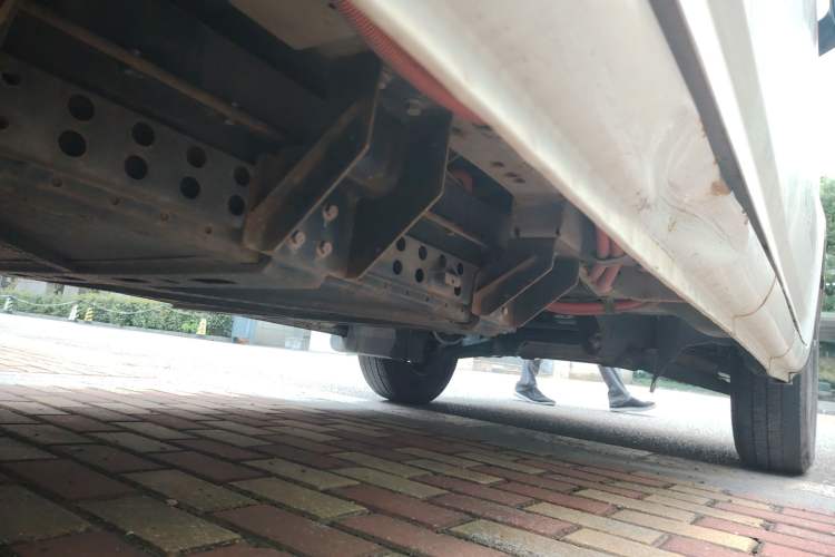Used Dongfeng Yufeng EM26 2023 Standard Edition 41.472 kWh Henan Lithium Power Chassis Rear Right