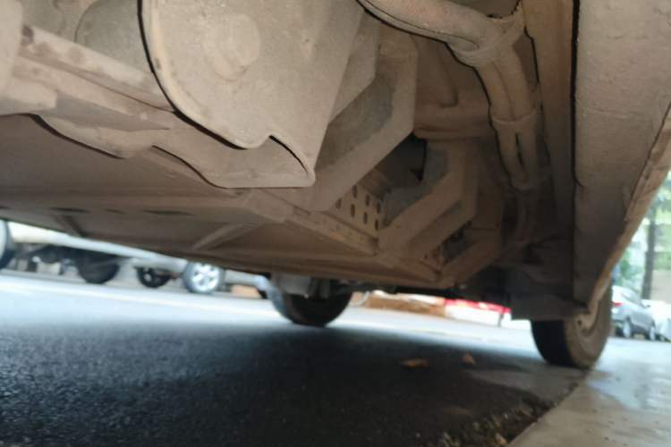 Used Dongfeng Yufeng EM26 2023 Standard Edition 41.472 kWh Henan Lithium Power Chassis Rear Right