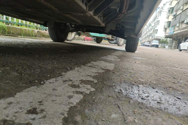Used Dongfeng Yufeng EM26 2023 High-End Model 41.86 kWh CATL Chassis Rear Right