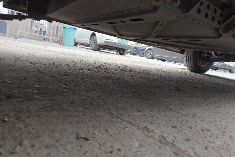 Used Dongfeng Yufeng EM26 2023 Standard Edition 41.472 kWh Henan Lithium Power Chassis Rear Right