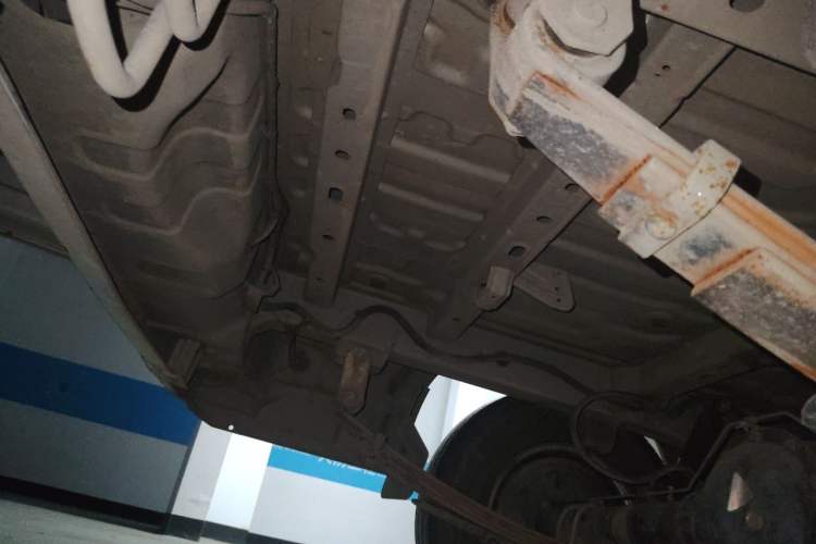 Used Dongfeng Yufeng EM26 2023 Standard Edition 41.472 kWh Henan Lithium Power Chassis Rear Right