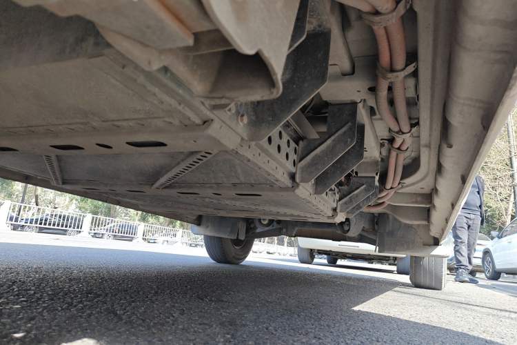 Used Dongfeng Yufeng EM26 2023 Standard Edition 41.472 kWh Henan Lithium Power Chassis Rear Right