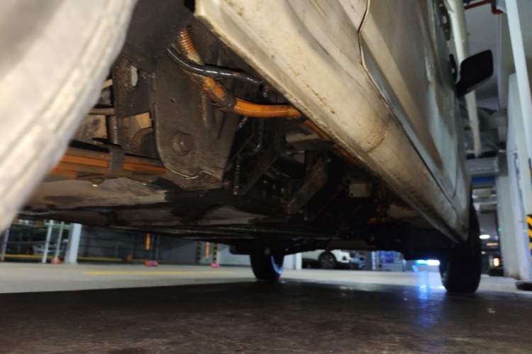 Used Dongfeng Yufeng EM26 2023 Standard Edition 41.472 kWh Henan Lithium Power Chassis Rear Right