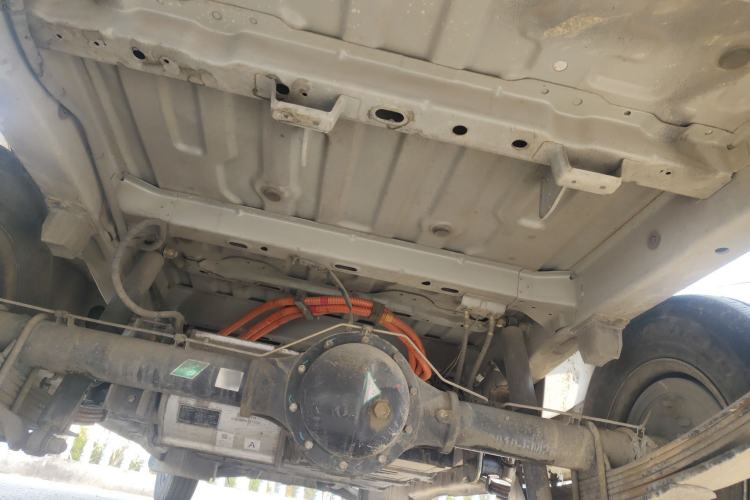 Used Dongfeng Yufeng EM26 2023 Standard Edition 41.472 kWh Henan Lithium Power Chassis Rear