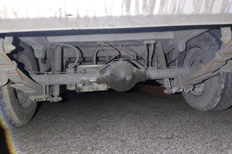 Used Dongfeng Yufeng EM26 2023 Standard Edition 41.472 kWh Henan Lithium Power Chassis Rear