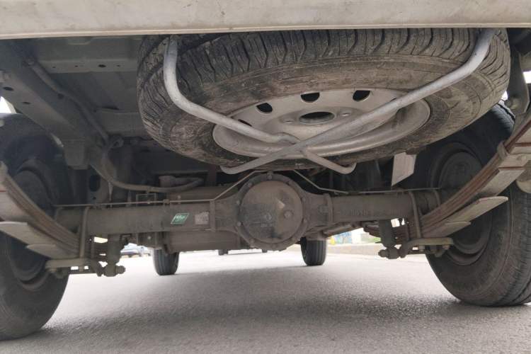 Used Dongfeng Yufeng EM26 2023 High-End Model 41.86 kWh CATL Chassis Rear