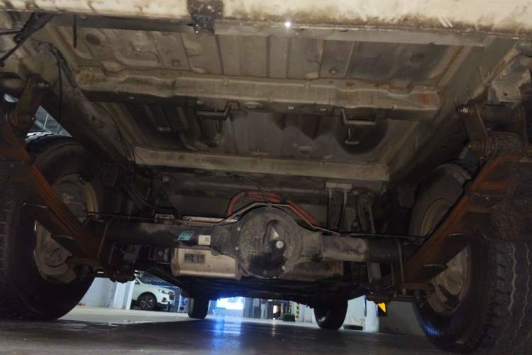 Used Dongfeng Yufeng EM26 2023 Standard Edition 41.472 kWh Henan Lithium Power Chassis Rear