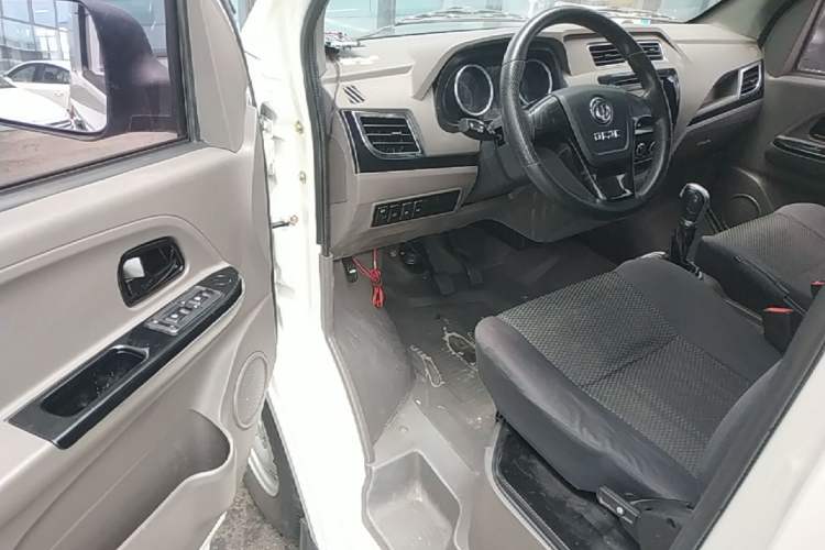 Used Dongfeng Yufeng EM26 2023 High-End Model 41.86 kWh CATL Driver Seat