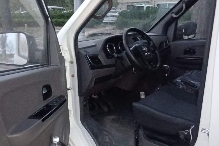 Used Dongfeng Yufeng EM26 2023 High-End Model 41.86 kWh CATL Driver Seat