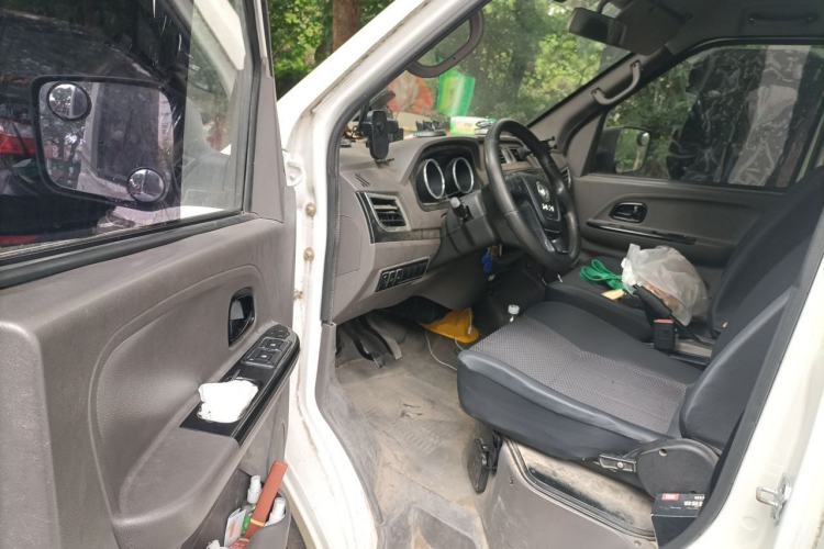 Used Dongfeng Yufeng EM26 2023 Standard Edition 41.472 kWh Henan Lithium Power Driver Seat