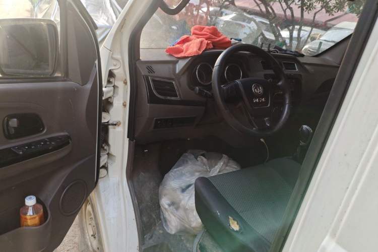 Used Dongfeng Yufeng EM26 2023 Standard Edition 41.472 kWh Henan Lithium Power Driver Seat