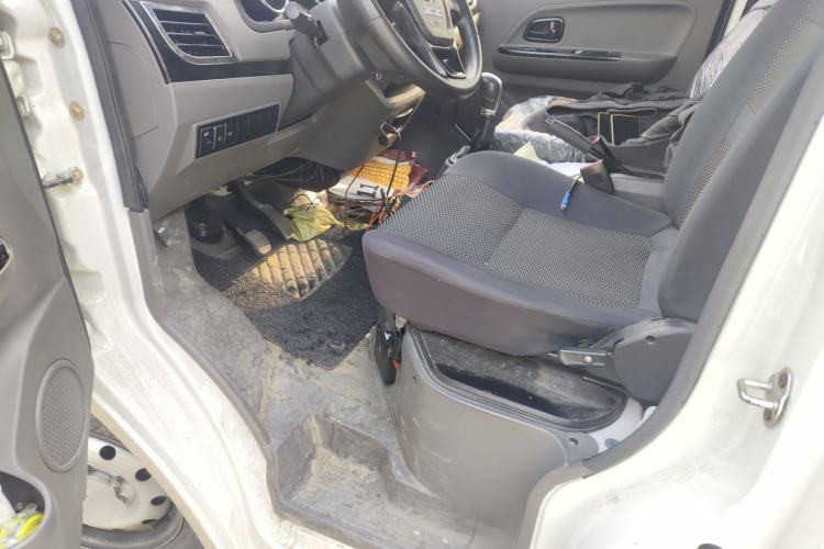 Used Dongfeng Yufeng EM26 2023 Standard Edition 41.472 kWh Henan Lithium Power Driver Seat