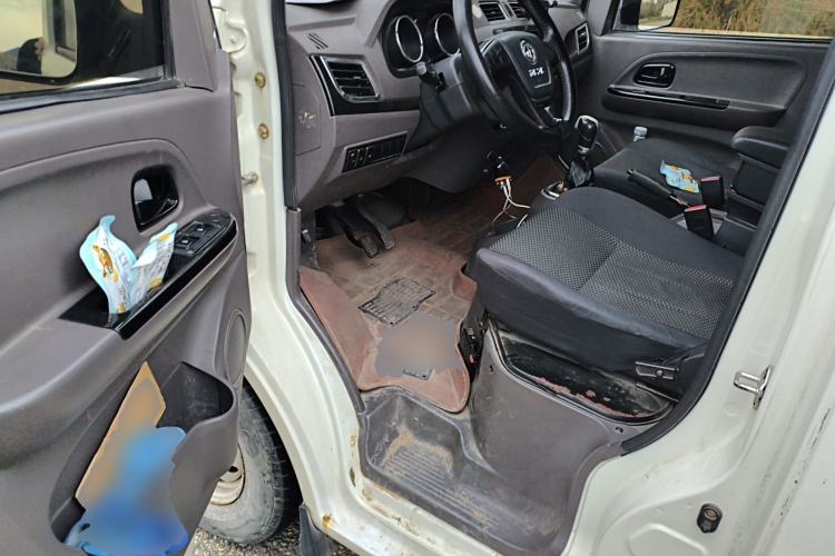 Used Dongfeng Yufeng EM26 2023 Standard Edition 41.472 kWh Henan Lithium Power Driver Seat