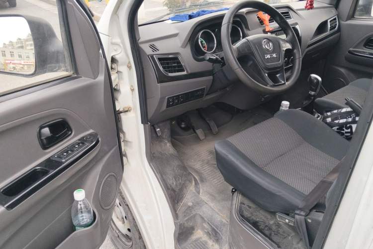 Used Dongfeng Yufeng EM26 2023 High-End Model 41.86 kWh CATL Driver Seat