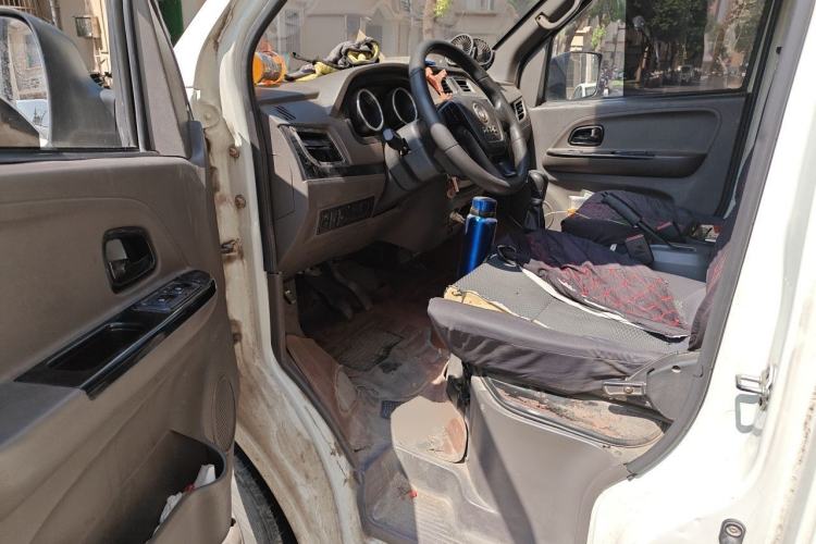 Used Dongfeng Yufeng EM26 2023 Standard Edition 41.472 kWh Henan Lithium Power Driver Seat