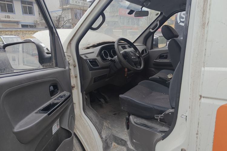 Used Dongfeng Yufeng EM26 2023 Standard Edition 41.472 kWh Henan Lithium Power Driver Seat