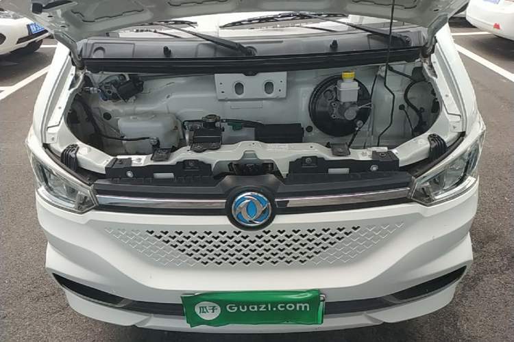 Used Dongfeng Yufeng EM26 2023 High-End Model 41.86 kWh CATL Engine Bay