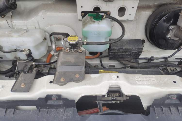Used Dongfeng Yufeng EM26 2023 Standard Edition 41.472 kWh Henan Lithium Power Engine Bay