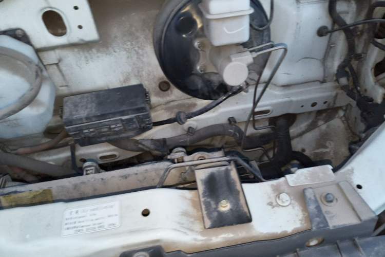 Used Dongfeng Yufeng EM26 2023 High-End Model 41.86 kWh CATL Engine Bay Left