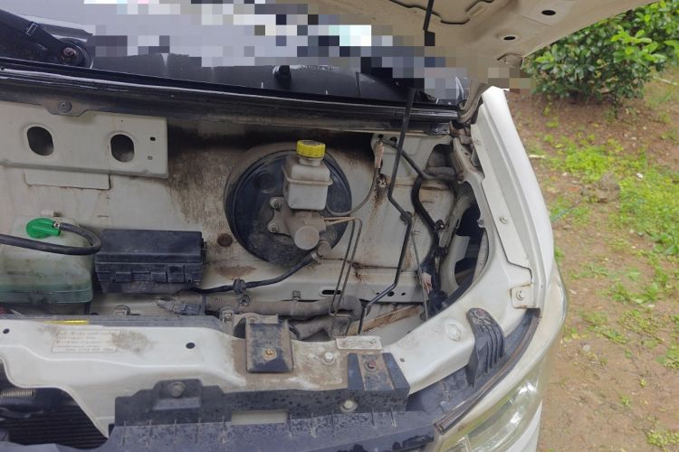Used Dongfeng Yufeng EM26 2023 Standard Edition 41.472 kWh Henan Lithium Power Engine Bay Left