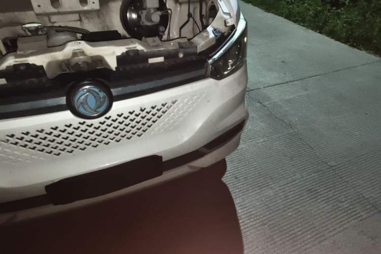 Used Dongfeng Yufeng EM26 2023 Standard Edition 41.472 kWh Henan Lithium Power Engine Bay Left