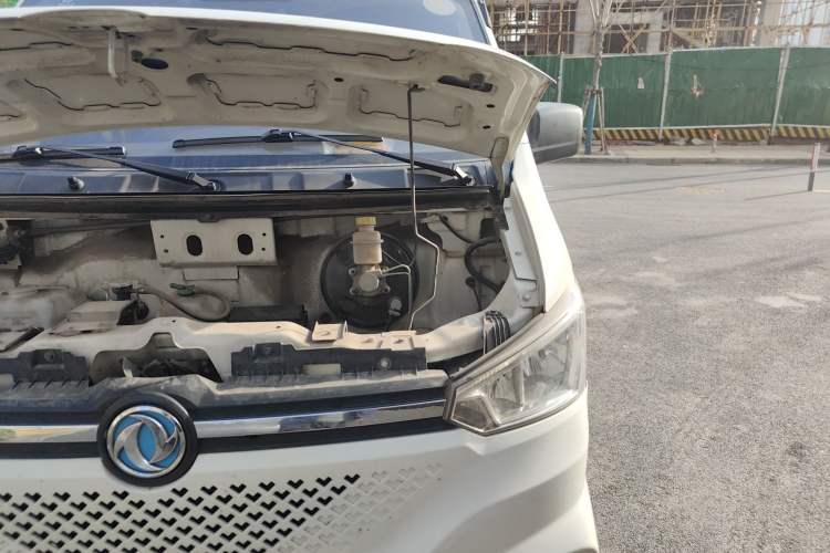 Used Dongfeng Yufeng EM26 2023 Standard Edition 41.472 kWh Henan Lithium Power Engine Bay Left