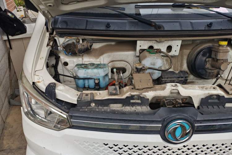 Used Dongfeng Yufeng EM26 2023 Standard Edition 41.472 kWh Henan Lithium Power Engine Bay Right