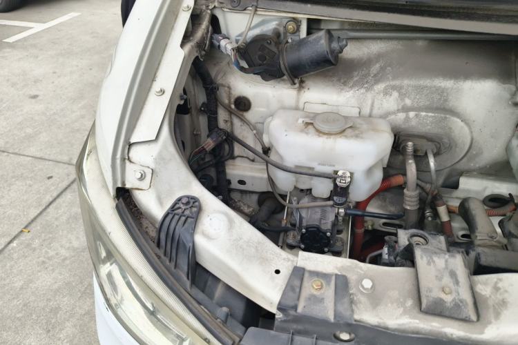 Used Dongfeng Yufeng EM26 2023 Standard Edition 41.472 kWh Henan Lithium Power Engine Bay Right
