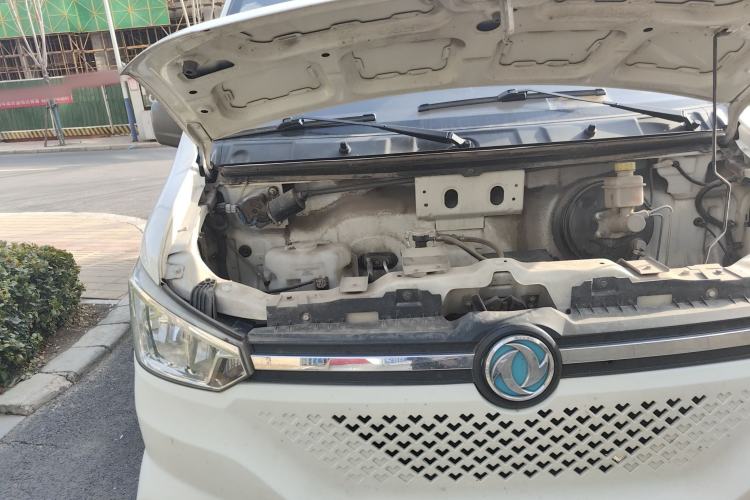 Used Dongfeng Yufeng EM26 2023 Standard Edition 41.472 kWh Henan Lithium Power Engine Bay Right