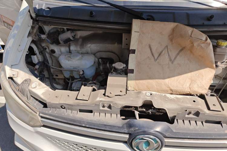 Used Dongfeng Yufeng EM26 2023 Standard Edition 41.472 kWh Henan Lithium Power Engine Bay Right