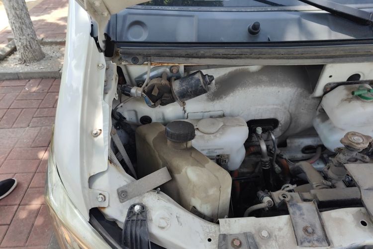 Used Dongfeng Yufeng EM26 2023 Standard Edition 41.472 kWh Henan Lithium Power Engine Bay Right
