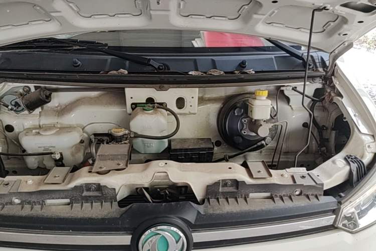 Used Dongfeng Yufeng EM26 2023 Standard Edition 41.472 kWh Henan Lithium Power Engine Bay