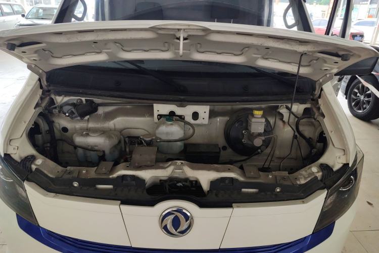 Used Dongfeng Yufeng EM26 2023 High-End Model 41.86 kWh CATL Engine Bay