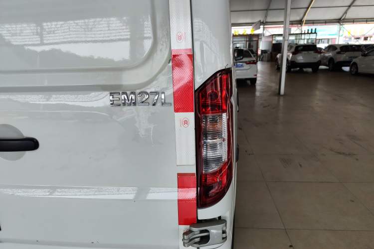 Used Dongfeng Yufeng EM26 2023 High-End Model 41.86 kWh CATL Exterior 3