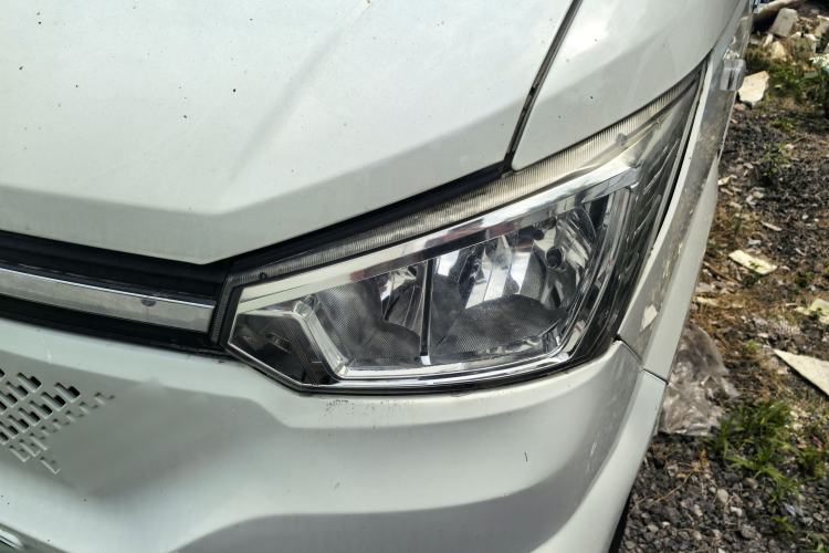 Used Dongfeng Yufeng EM26 2023 Standard Edition 41.472 kWh Henan Lithium Power Exterior 5