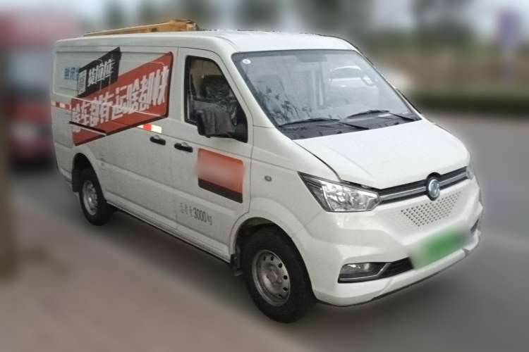 Used Dongfeng Yufeng EM26 2023 High-End Model 41.86 kWh CATL Front Right 45 Deg