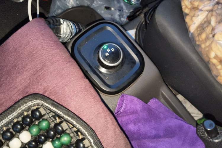 Used Dongfeng Yufeng EM26 2023 High-End Model 41.86 kWh CATL Gear Lever