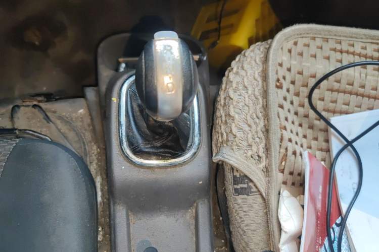 Used Dongfeng Yufeng EM26 2023 Standard Edition 41.472 kWh Henan Lithium Power Gear Lever
