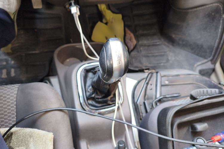 Used Dongfeng Yufeng EM26 2023 High-End Model 41.86 kWh CATL Gear Lever