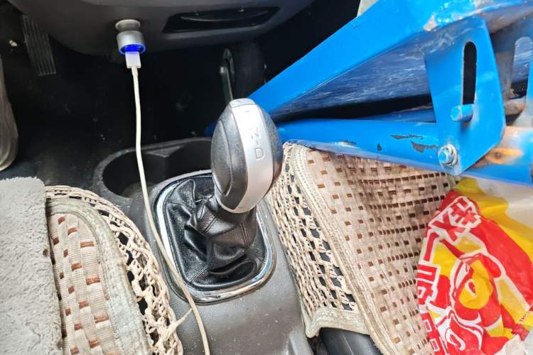 Used Dongfeng Yufeng EM26 2023 Standard Edition 41.472 kWh Henan Lithium Power Gear Lever