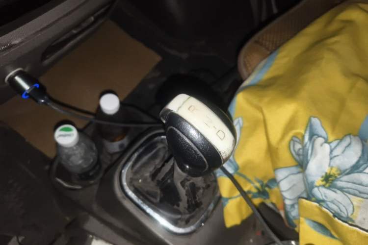 Used Dongfeng Yufeng EM26 2023 Standard Edition 41.472 kWh Henan Lithium Power Gear Lever