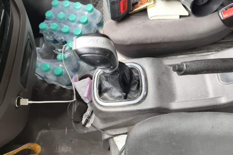 Used Dongfeng Yufeng EM26 2023 Standard Edition 41.472 kWh Henan Lithium Power Gear Lever