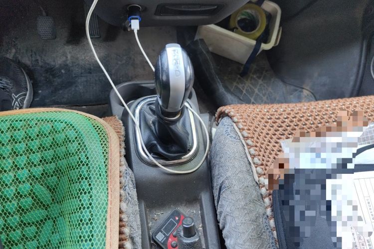 Used Dongfeng Yufeng EM26 2023 Standard Edition 41.472 kWh Henan Lithium Power Gear Lever