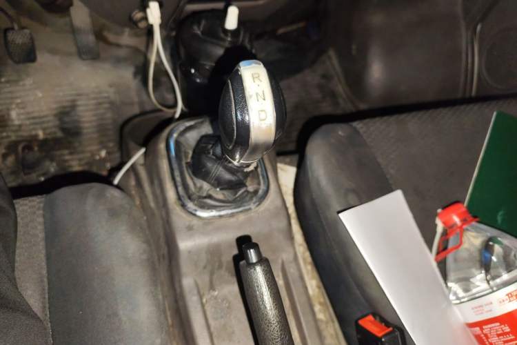 Used Dongfeng Yufeng EM26 2023 Standard Edition 41.472 kWh Henan Lithium Power Gear Lever