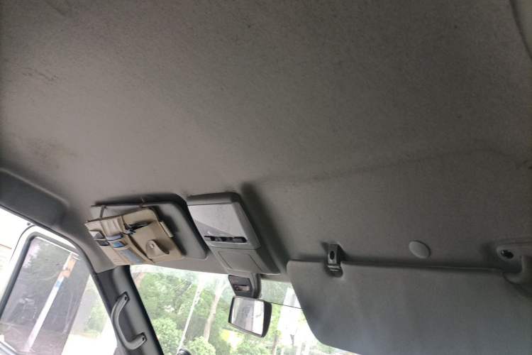 Used Dongfeng Yufeng EM26 2023 Standard Edition 41.472 kWh Henan Lithium Power Headliner