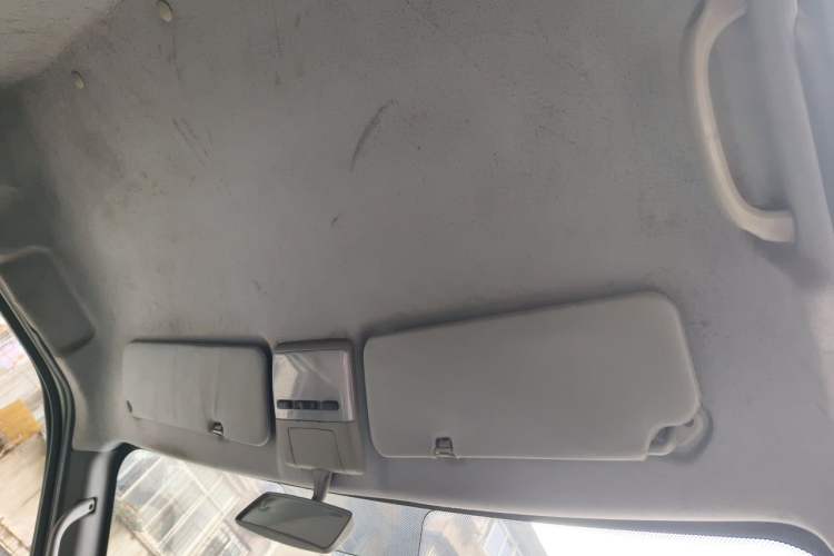 Used Dongfeng Yufeng EM26 2023 Standard Edition 41.472 kWh Henan Lithium Power Headliner