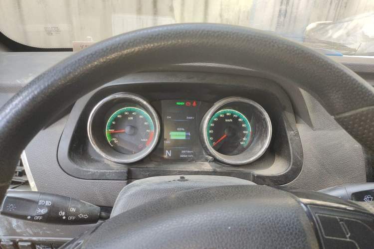 Used Dongfeng Yufeng EM26 2023 High-End Model 41.86 kWh CATL Instrument Cluster