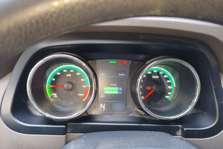 Used Dongfeng Yufeng EM26 2023 High-End Model 41.86 kWh CATL Instrument Cluster