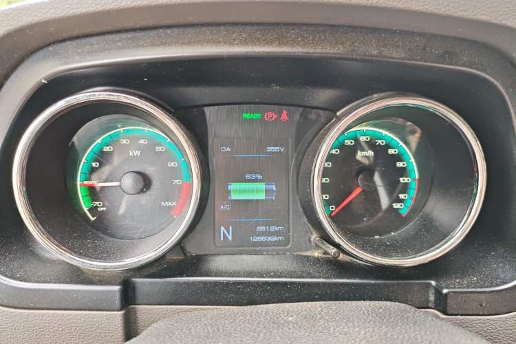 Used Dongfeng Yufeng EM26 2023 Standard Edition 41.472 kWh Henan Lithium Power Instrument Cluster