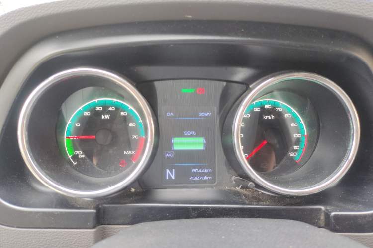 Used Dongfeng Yufeng EM26 2023 Standard Edition 41.472 kWh Henan Lithium Power Instrument Cluster